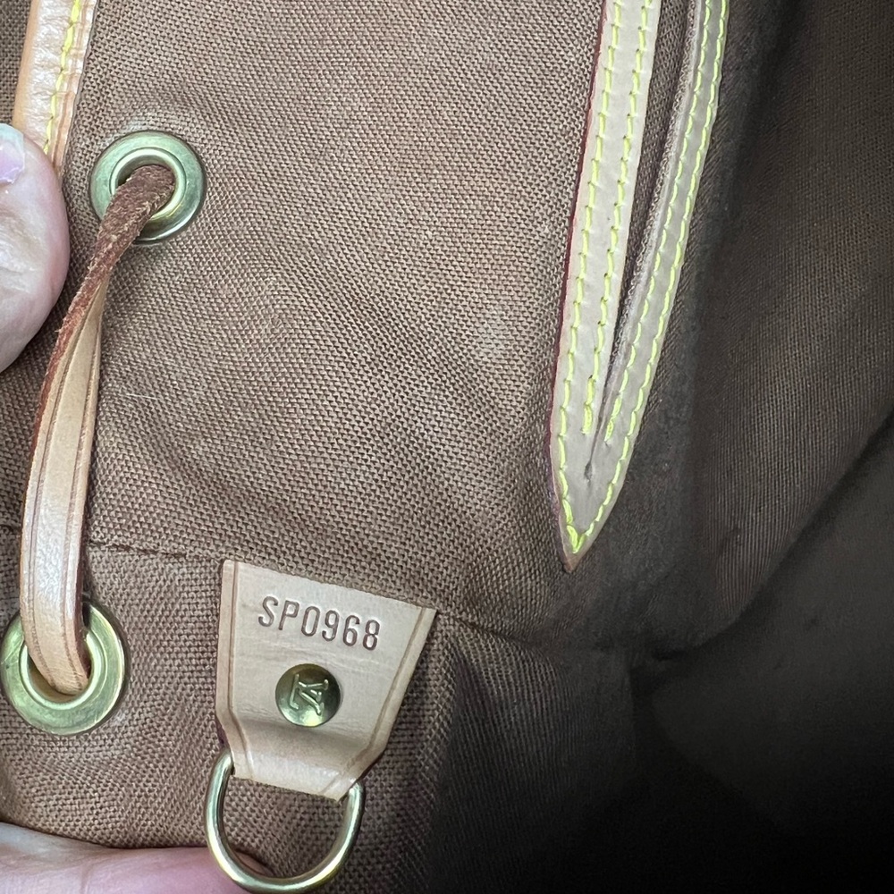Louis Vuitton Monogram Montsouris MM - Picture 15 of 16